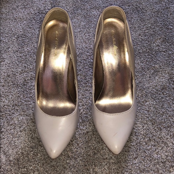 Charlotte Russe Shoes - Gently used beige / cream heels . Size 7.